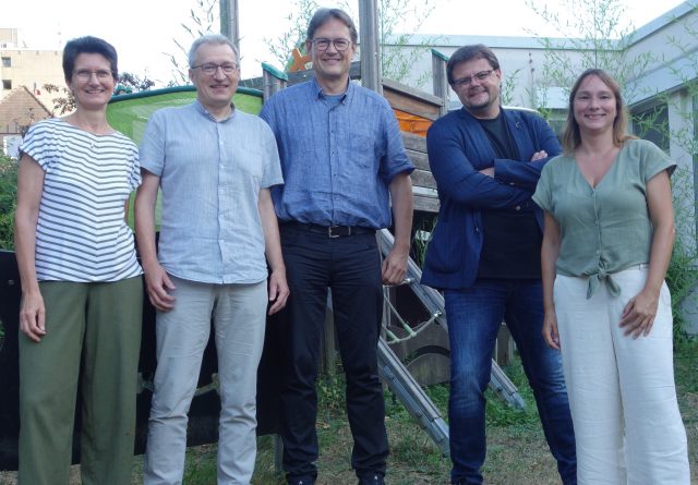 Neuer Vorstand, gleiche Mission: Kinder unterstützen! ❤️
Wir freuen uns, unseren neuen Vorstand vorzustellen:
👤 Vorsitzender: Thomas Demmler
👨⚕️ Stv. Vorsitzender: Dr. Peter Meißner (Chefarzt der Kinderklinik Konstanz)
💶 Schatzmeister: David Dommann
🤝 Beirätinnen: Ute Demmler und Michaela Dommann-Switala
Auf unserer neuen Homepage stellen wir uns, unsere Ziele und unsere aktuellen Projekte vor. Schaut gerne vorbei! 🌟
🔗 https://foerderverein-kinderklinik-konstanz.de/ueber/
Wir freuen uns über euren Besuch und eure Unterstützung! 🙏💙
#FördervereinKinderklinikKonstanz #KinderklinikKonstanz #glkn_starkindiezukunft #Ehrenamt #Konstanz